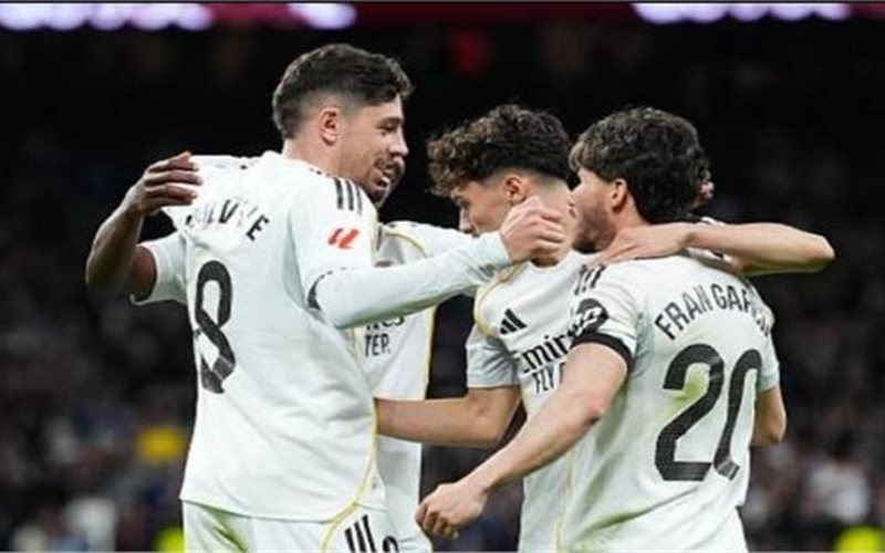 انتصارات ثمينة لبرشلونة وريال مدريد أمام رايو باييكانو وأتلتيكو في الدوري الإسباني